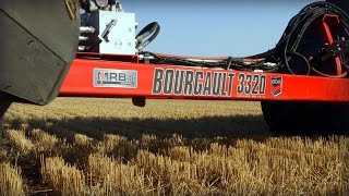 Bourgault 3320 Paralink Hoe Drill [upl. by Gavrilla]