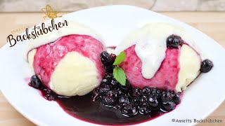 Hefeklöße mit Blaubeeren und Vanillesoße  Hefeteigrezepte [upl. by Inaffit493]