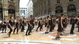 Flashmob Milano Galleria Vittorio Emanuele [upl. by Haerr]