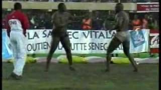 LUTTE SENEGALAISE  TYSON  YEKINI  ACTION 2000 [upl. by Nwahshar]